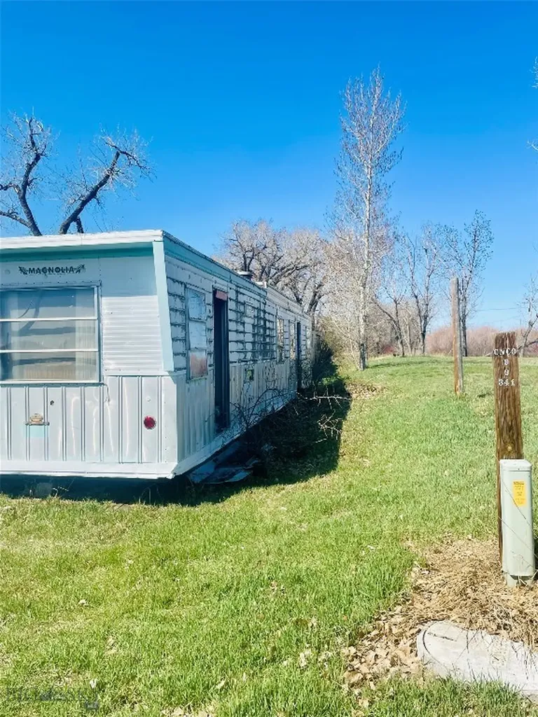 1314 Missouri Street Chinook MT 59523
