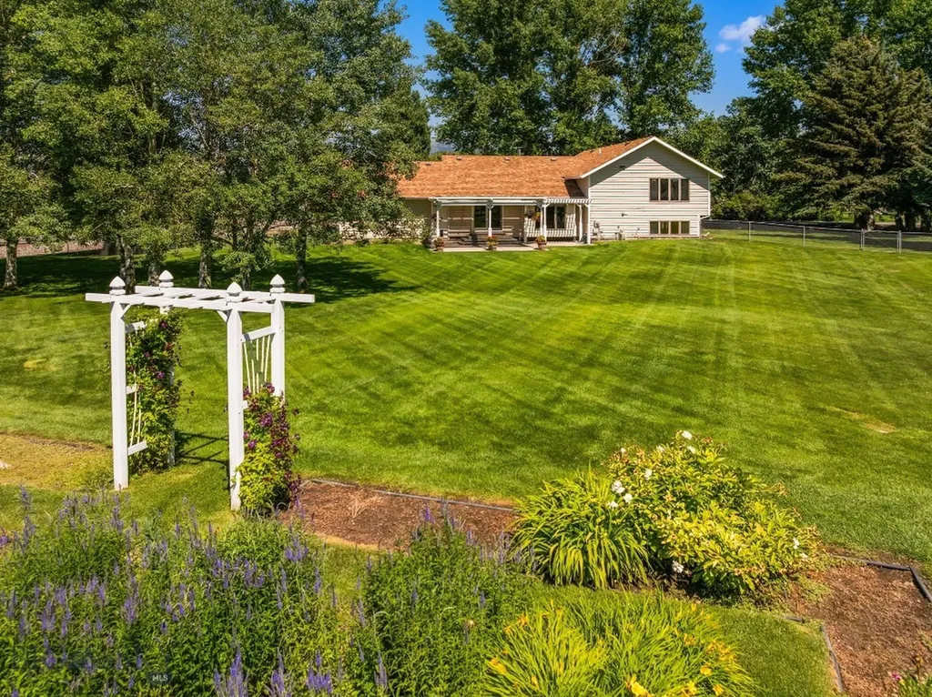 353 Sacajawea Peak Drive Bozeman MT 59718