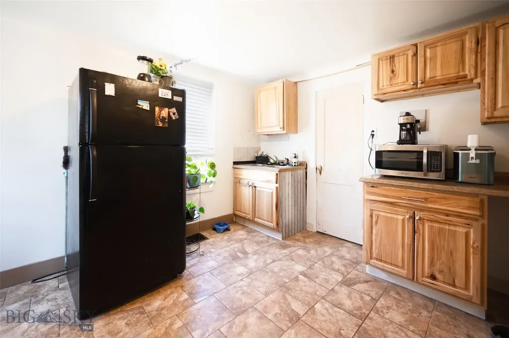 31 N Dakota Dillon MT 59725