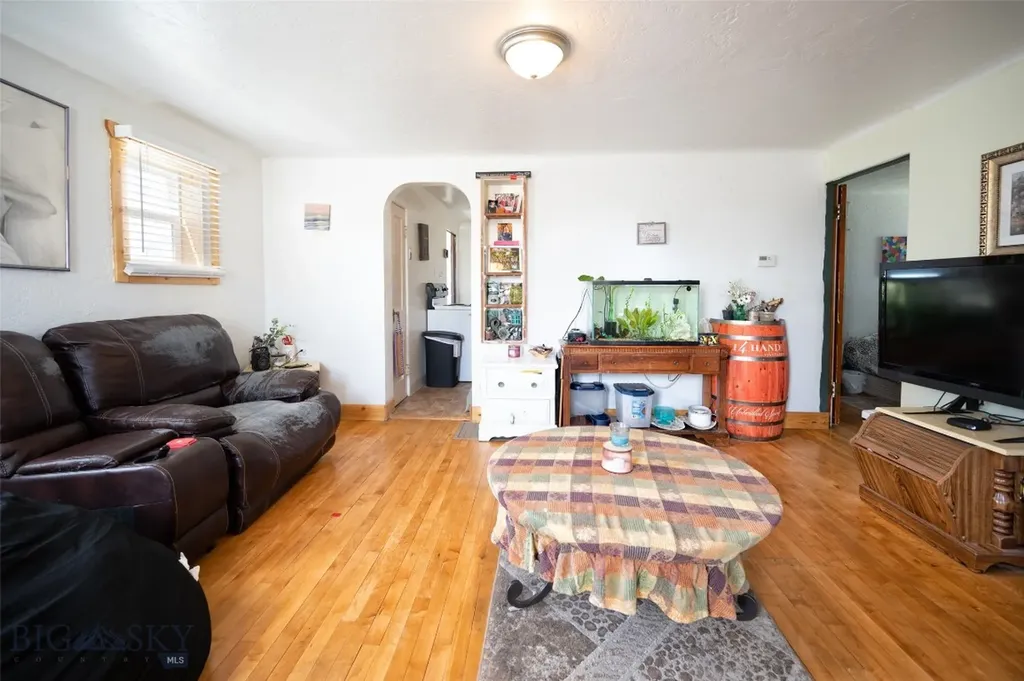 31 N Dakota Dillon MT 59725