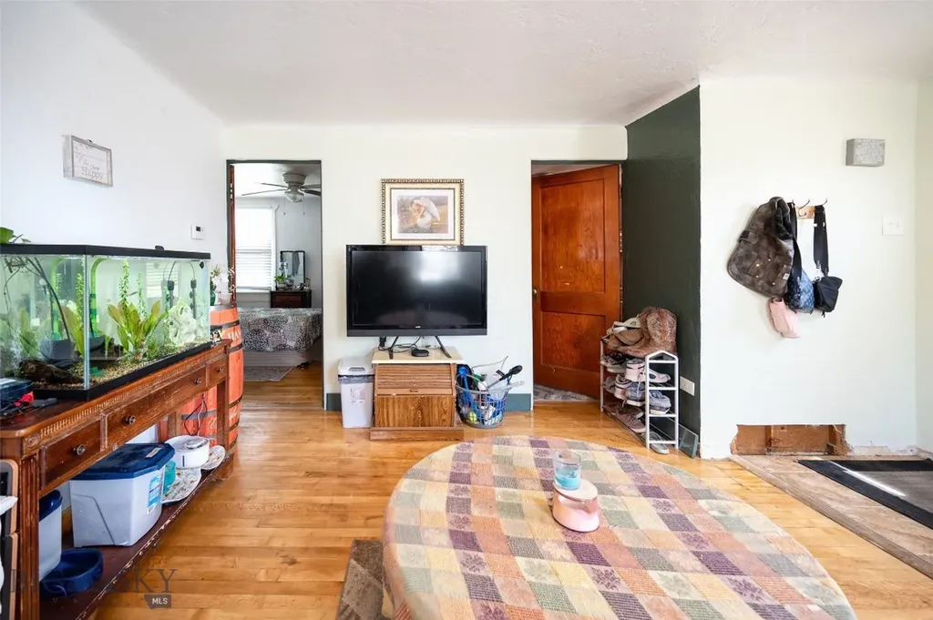 31 N Dakota Dillon MT 59725
