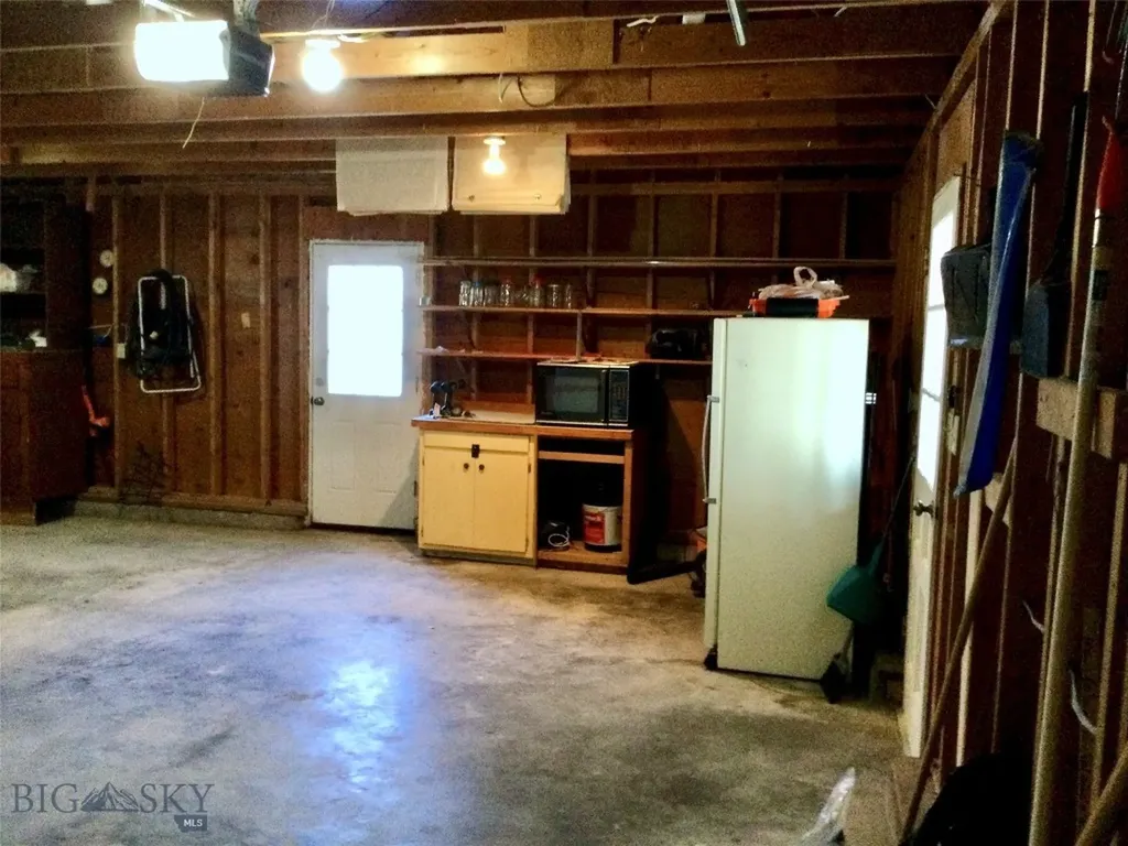 1481 Countyline Road Vaughn MT 59487