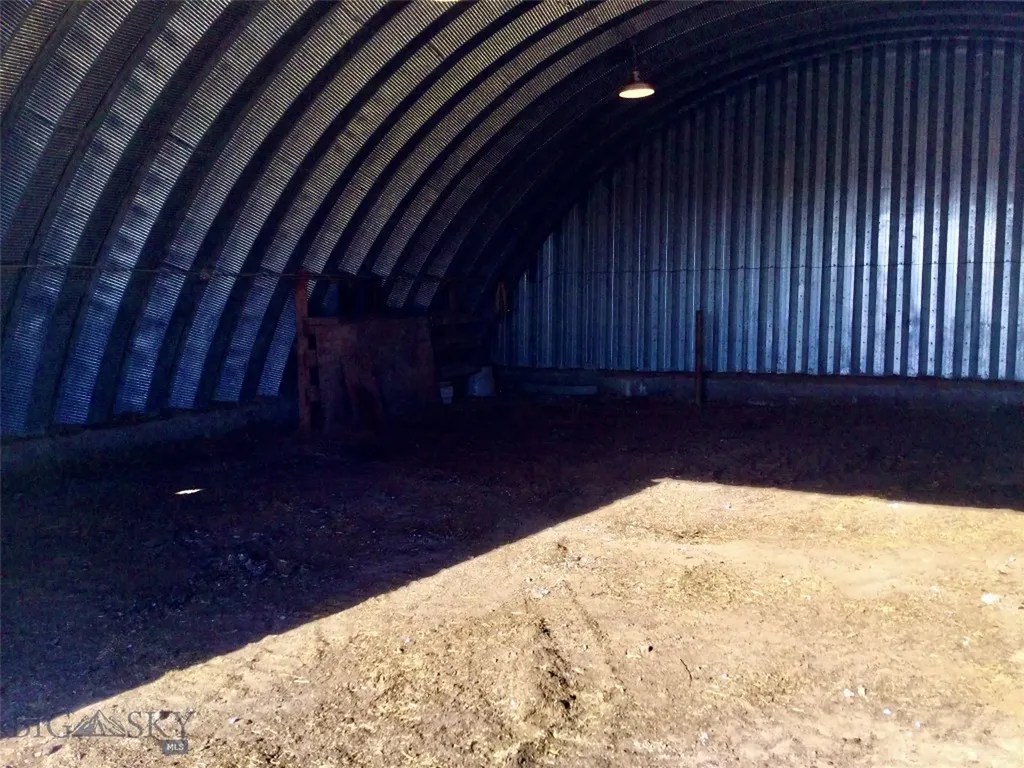 1481 Countyline Road Vaughn MT 59487