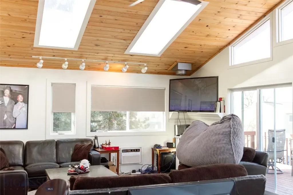 1604 Maple Lane Bozeman MT 59715