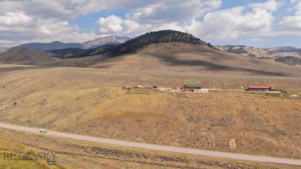 2900 Pioneer Mountains Scenic Byway Polaris MT 59746