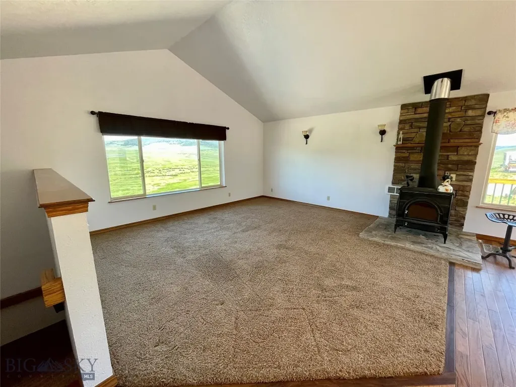 2900 Pioneer Mountains Scenic Byway Polaris MT 59746