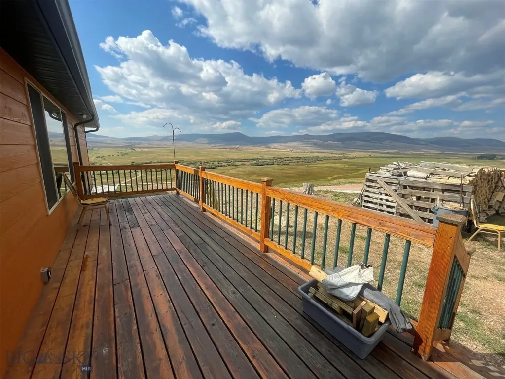 2900 Pioneer Mountains Scenic Byway Polaris MT 59746