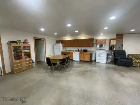 2900 Pioneer Mountains Scenic Byway Polaris MT 59746