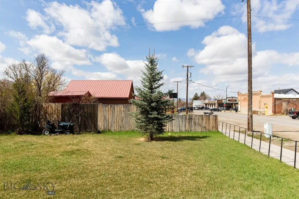 106 E Hamilton Street Sheridan MT 59749