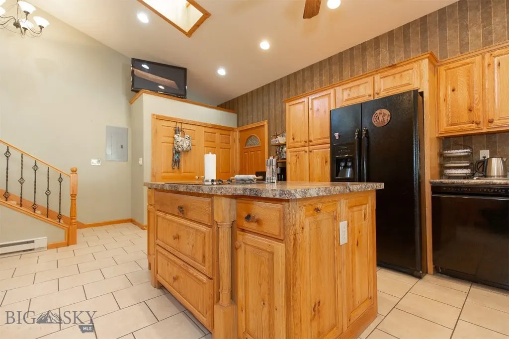 106 E Hamilton Street Sheridan MT 59749