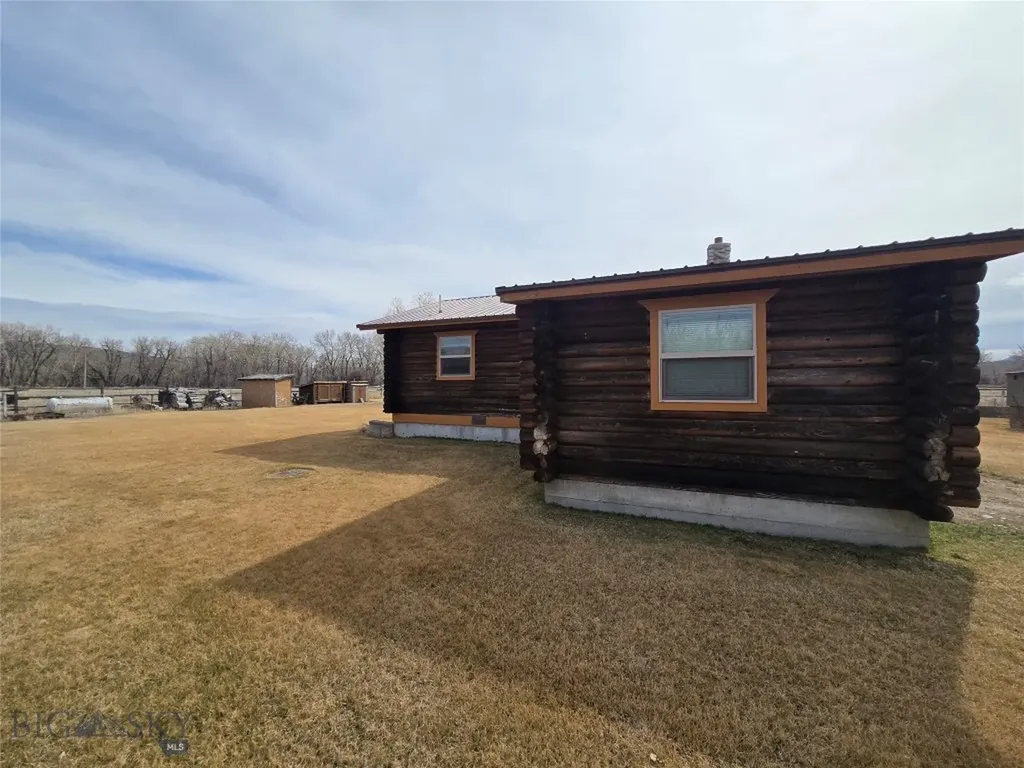 240 Ponderosa Melrose MT 59743
