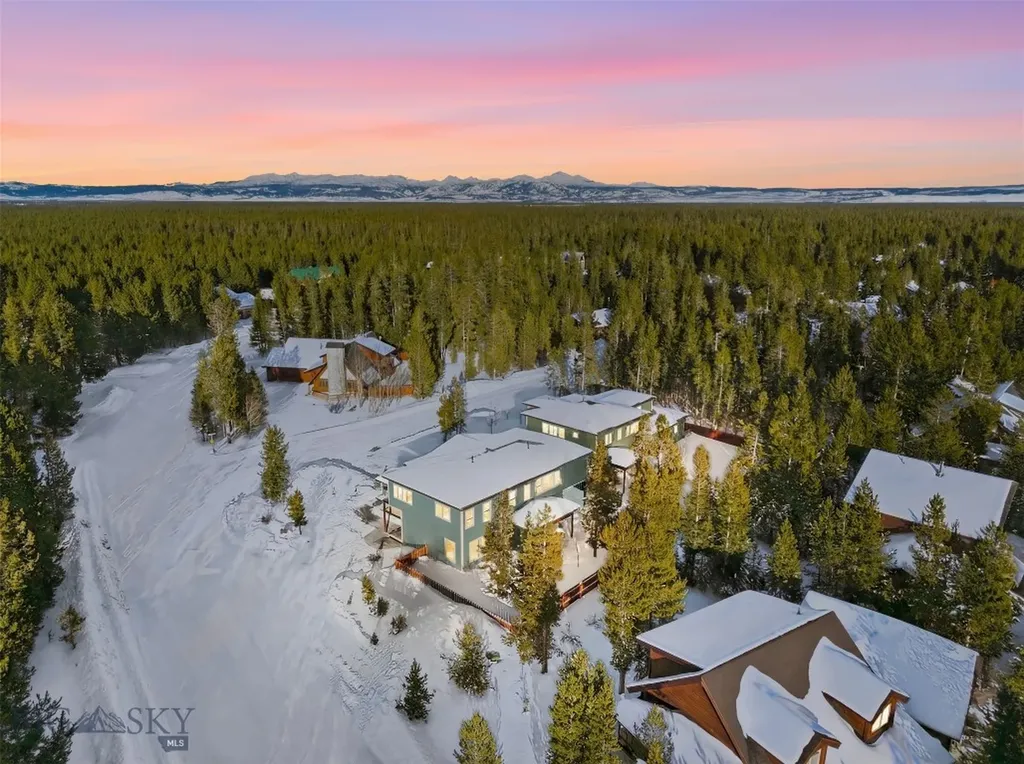 532 Gallatin Avenue West Yellowstone MT 59758