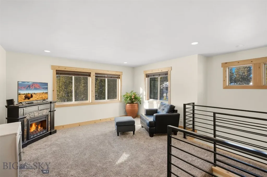 532 Gallatin Avenue West Yellowstone MT 59758