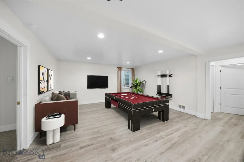 532 Gallatin Avenue West Yellowstone MT 59758