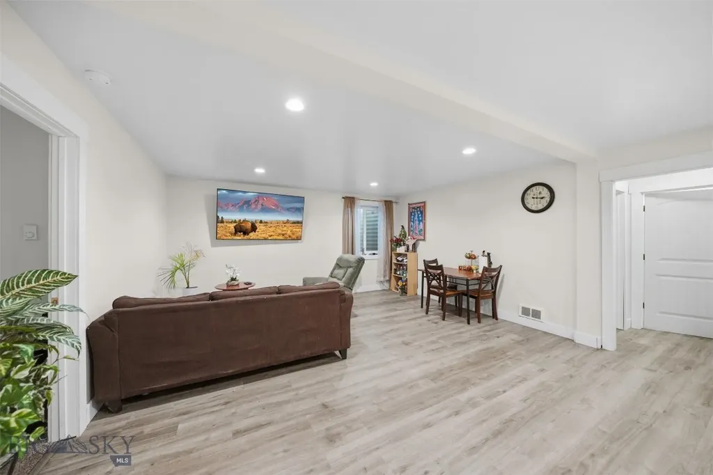 532 Gallatin Avenue West Yellowstone MT 59758