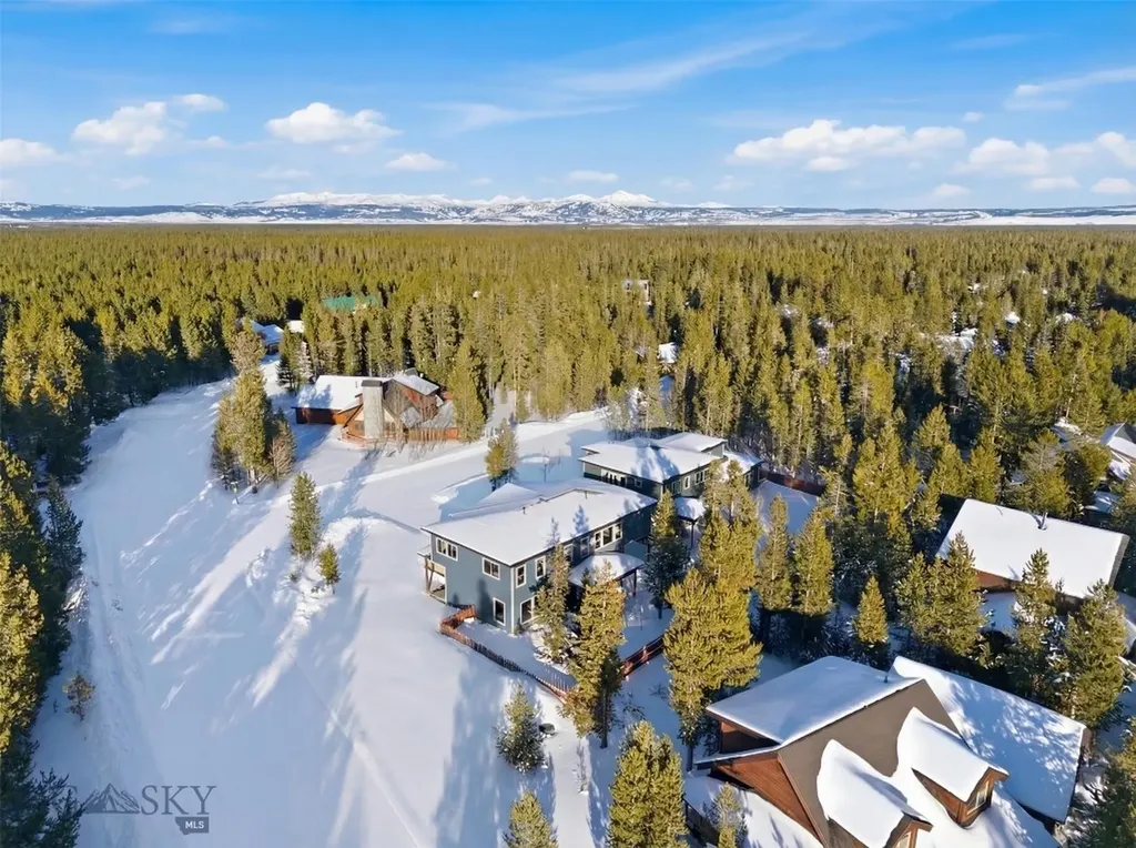 532 Gallatin Avenue West Yellowstone MT 59758