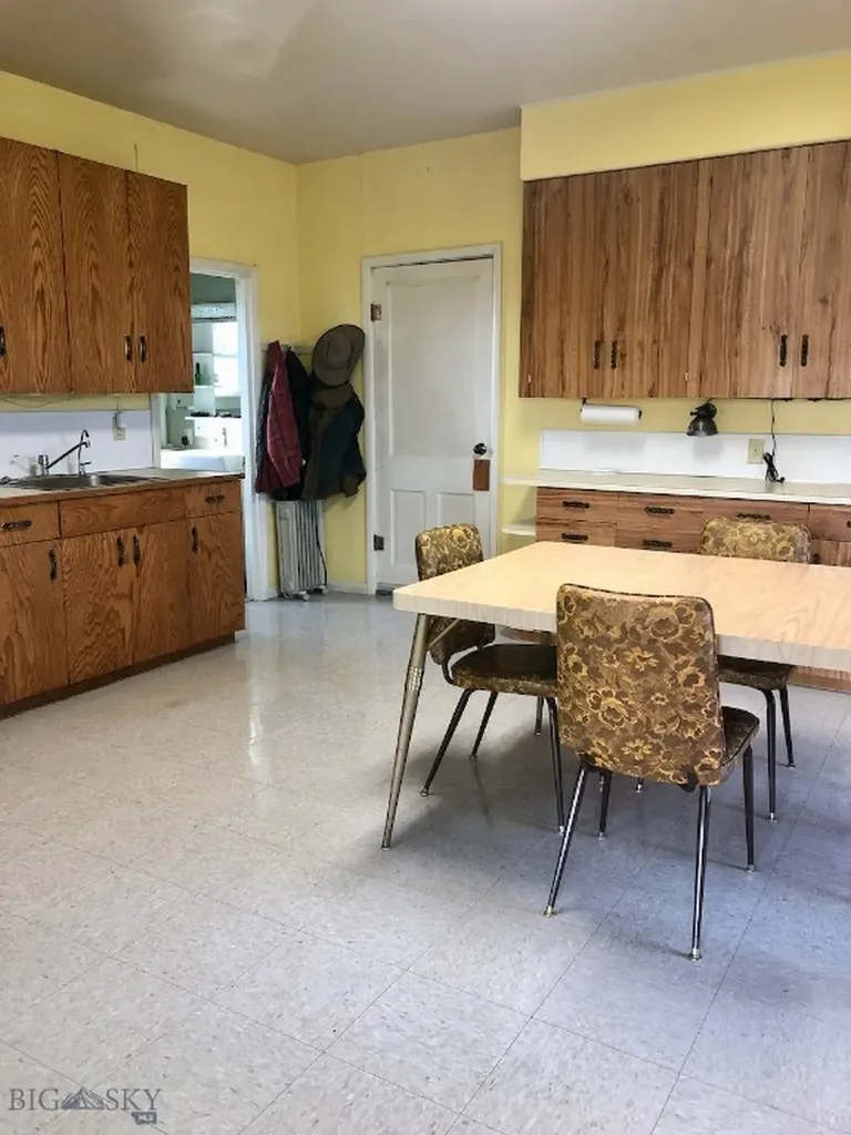 477 Reese Creek Road Belgrade MT 59714