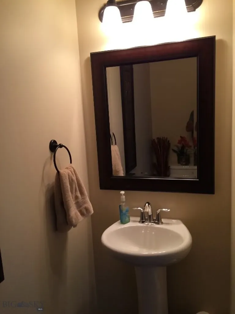 925 Twin Lakes Avenue Bozeman MT 59718