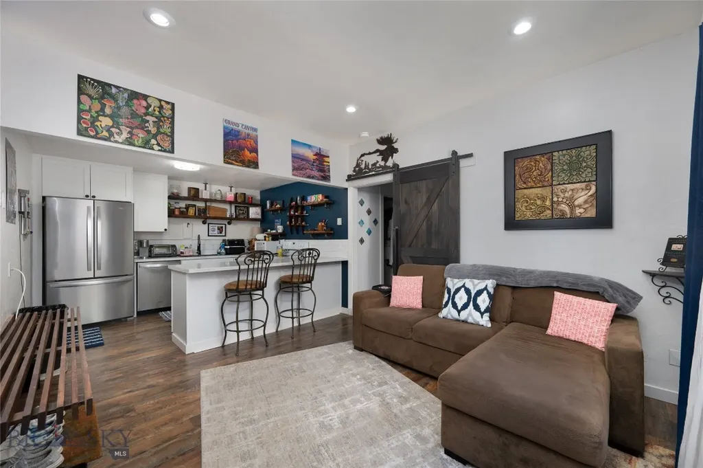 122 E Main Street Manhattan MT 59741