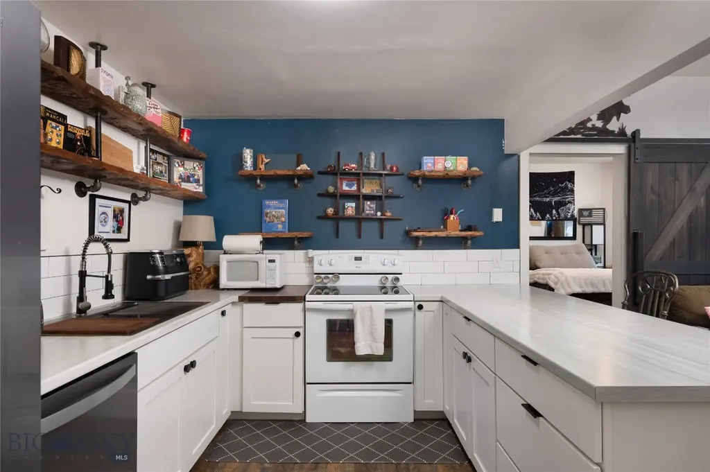 122 E Main Street Manhattan MT 59741