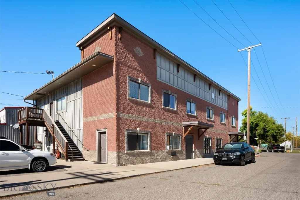 122 E Main Street Manhattan MT 59741