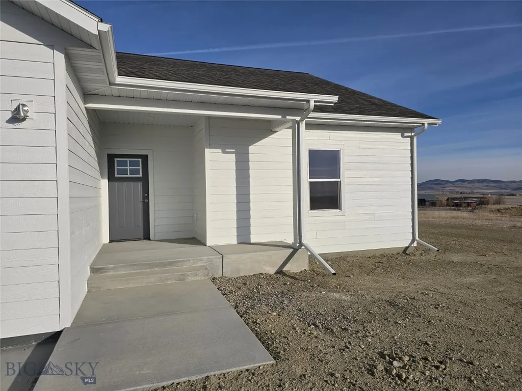 2 W Overland Three Forks MT 59752