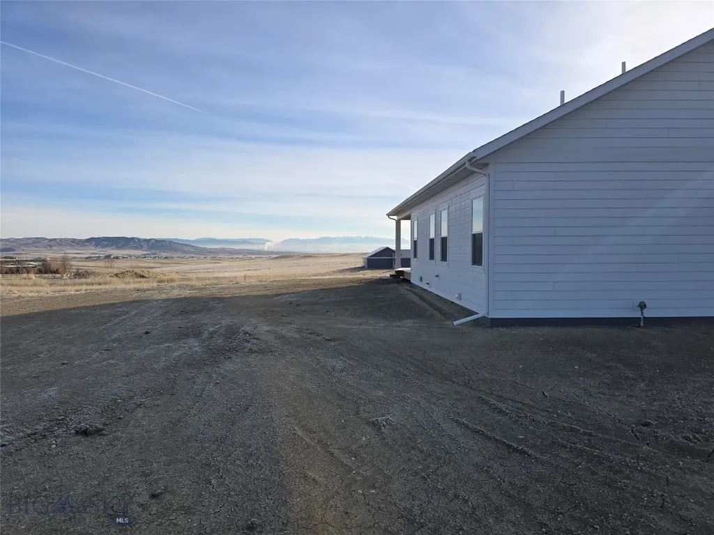 2 W Overland Three Forks MT 59752