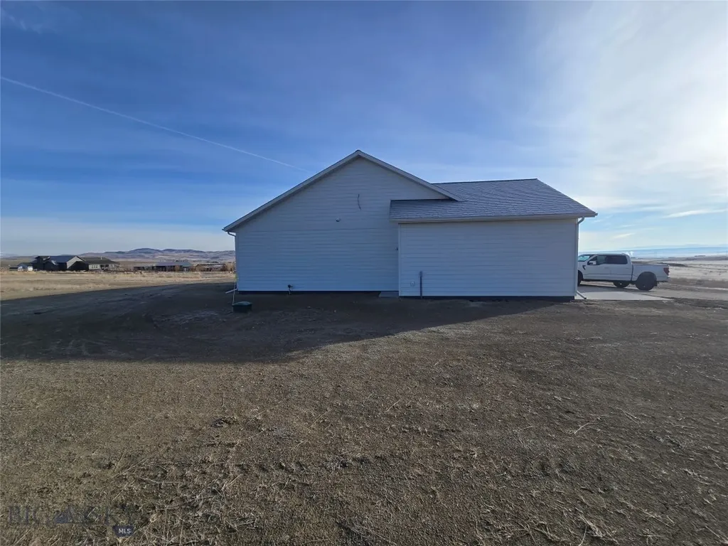2 W Overland Three Forks MT 59752