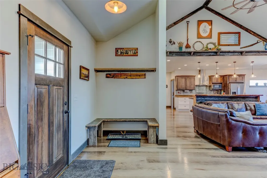 31 Bluffs Court Clyde Park MT 59018