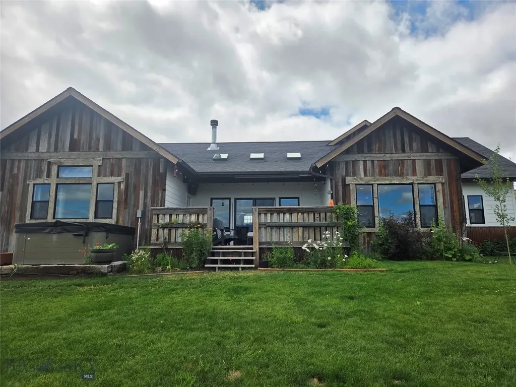 31 Bluffs Court Clyde Park MT 59018