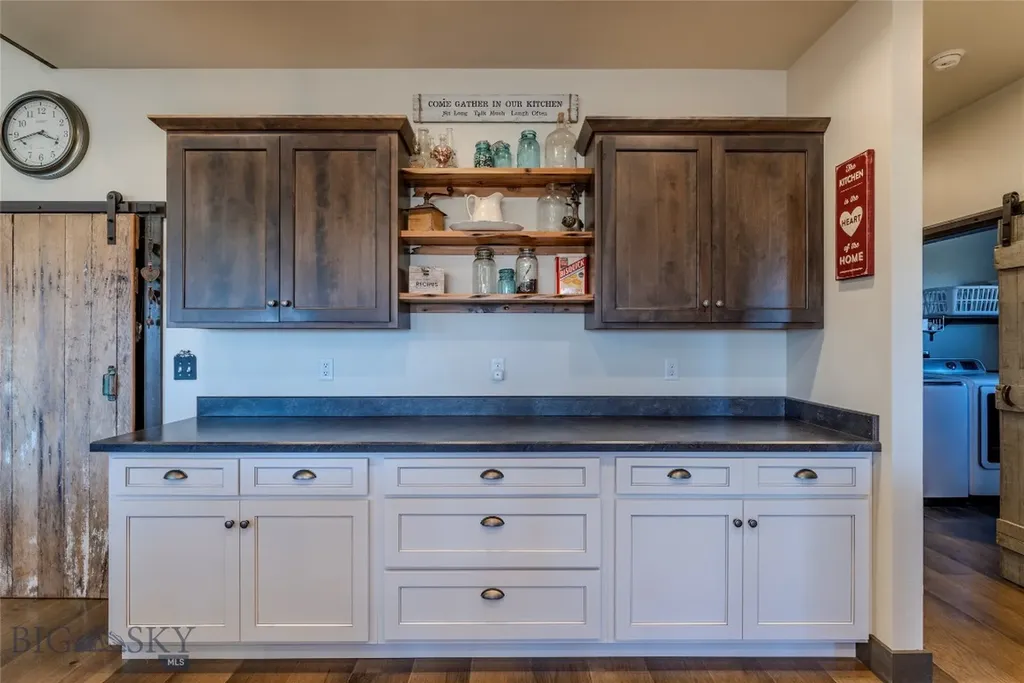31 Bluffs Court Clyde Park MT 59018