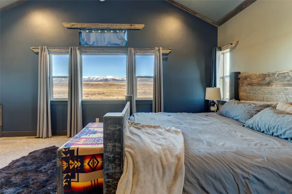 31 Bluffs Court Clyde Park MT 59018