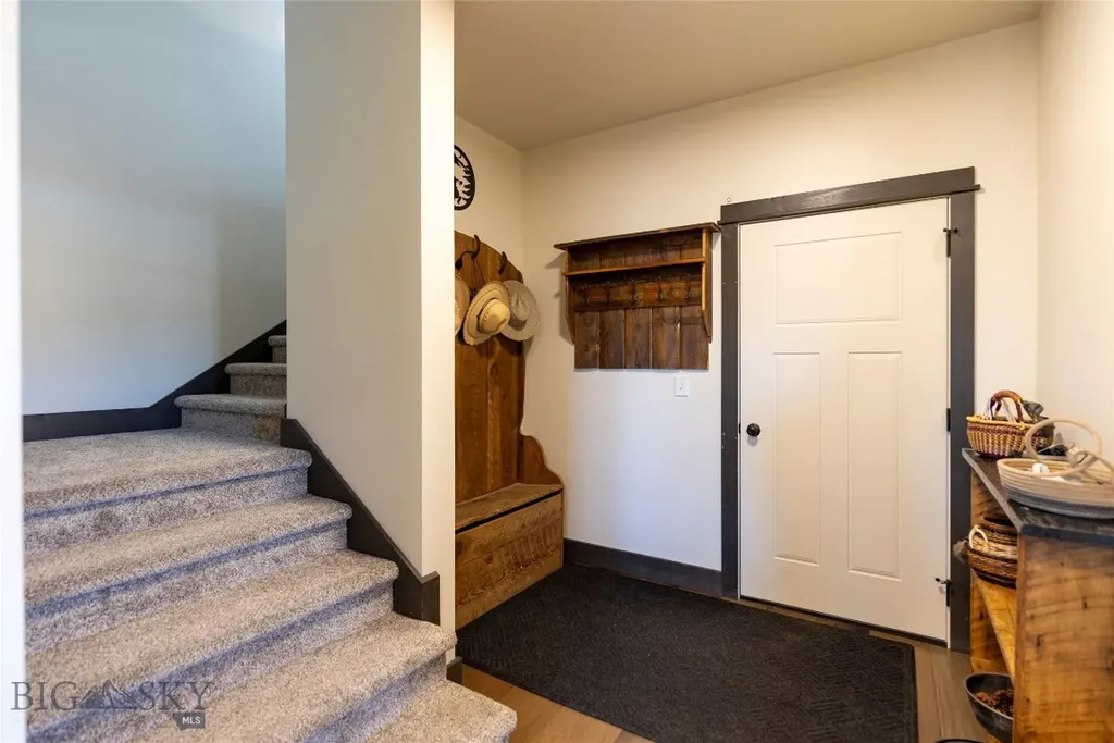 31 Bluffs Court Clyde Park MT 59018