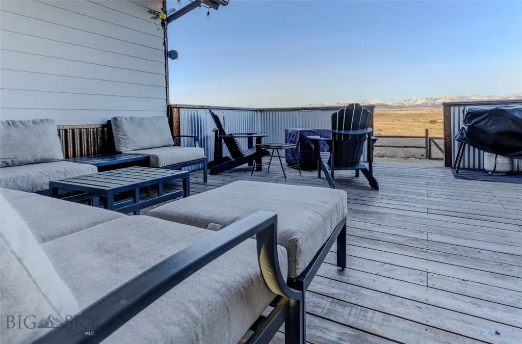 31 Bluffs Court Clyde Park MT 59018