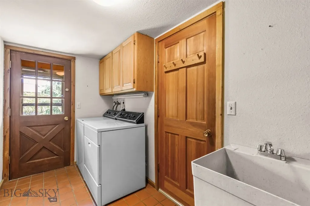 43 Hitching Post Road Bozeman MT 59715