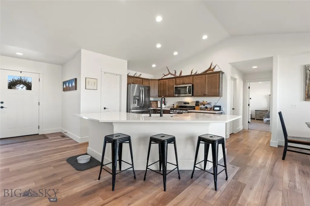 16 W Overland Trail Three Forks MT 59752