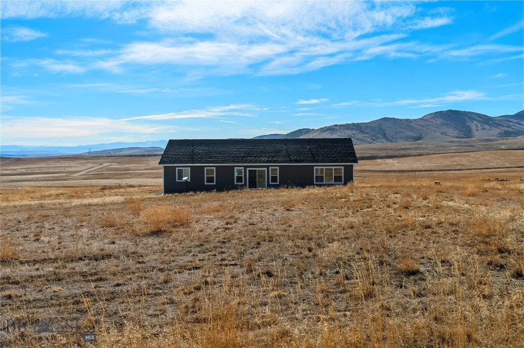 16 W Overland Trail Three Forks MT 59752
