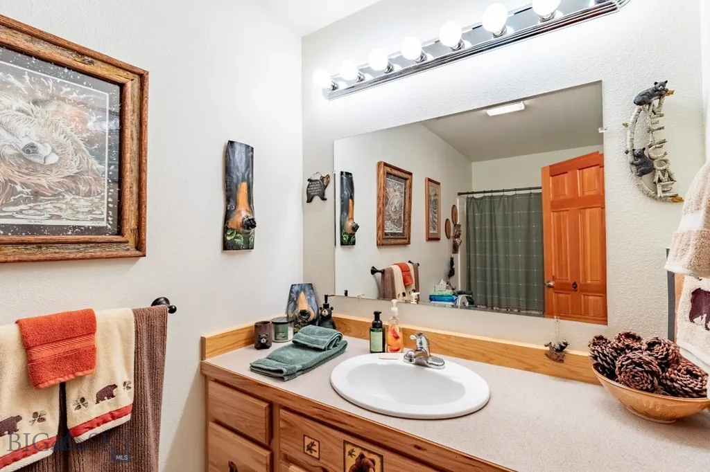 12 Bench Road Whitehall MT 59759