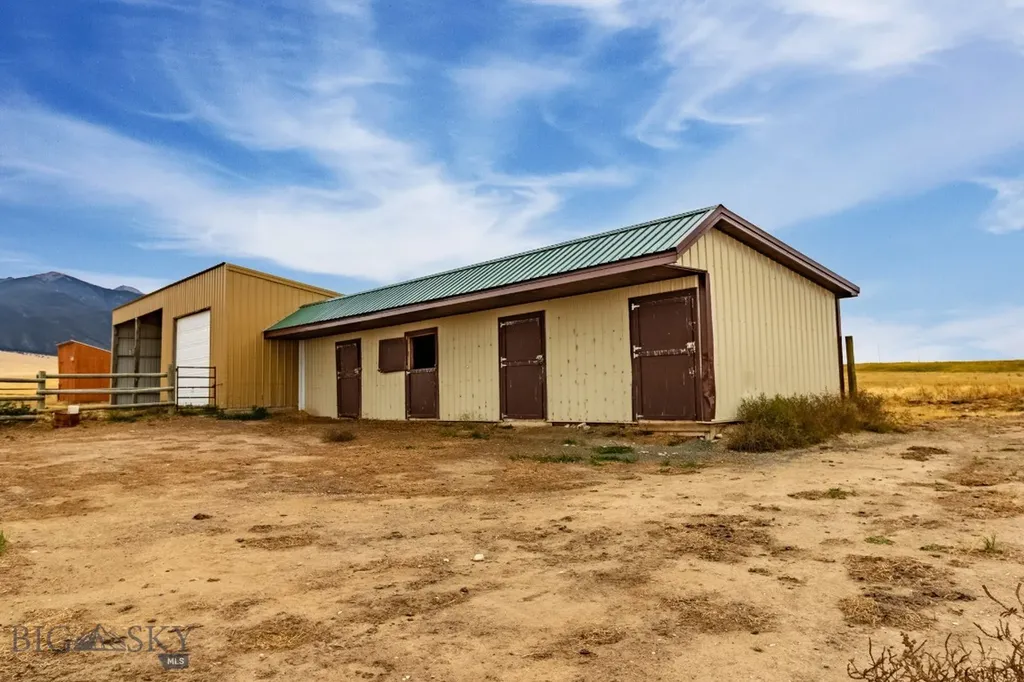 12 Bench Road Whitehall MT 59759