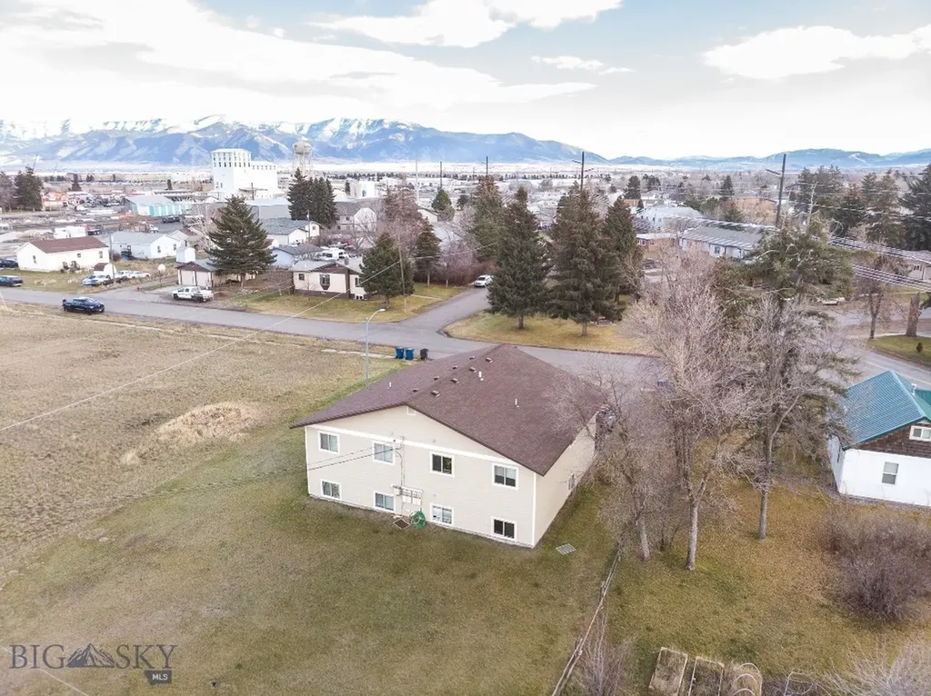 206 S Davis Belgrade MT 59714