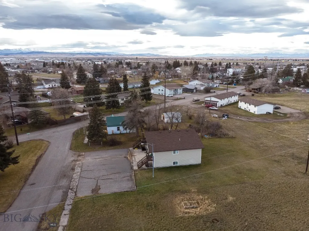 206 S Davis Belgrade MT 59714