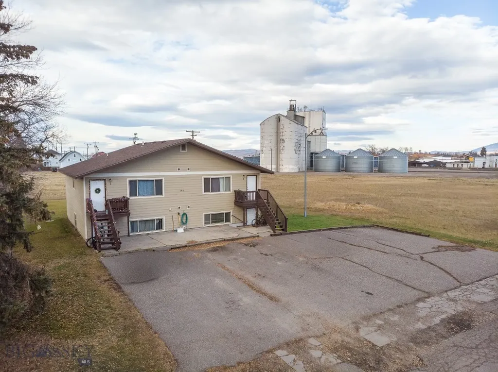 206 S Davis Belgrade MT 59714