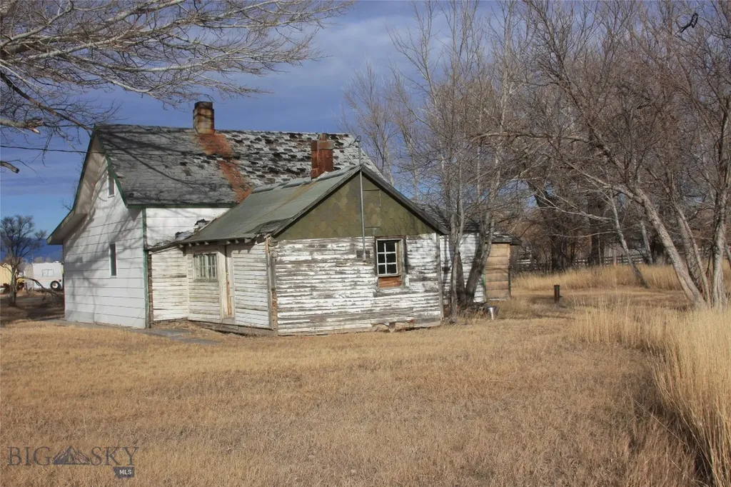 130 Parrot Castle Road Whitehall MT 59759
