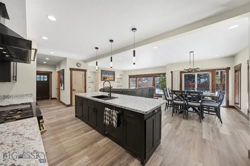 528 Gallatin Avenue West Yellowstone MT 59758