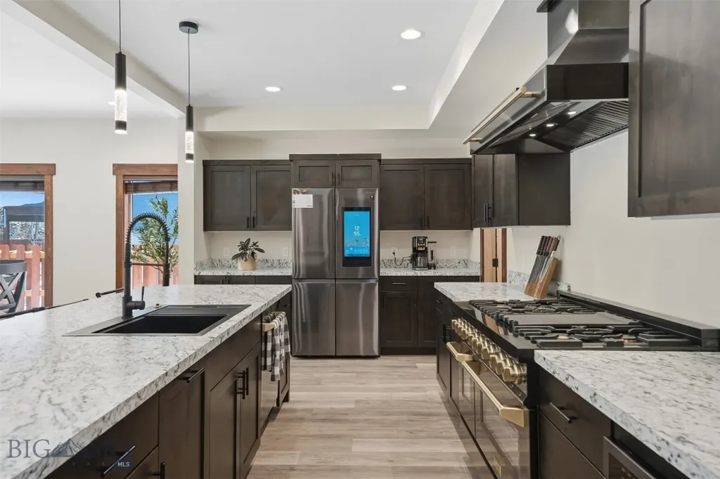 528 Gallatin Avenue West Yellowstone MT 59758