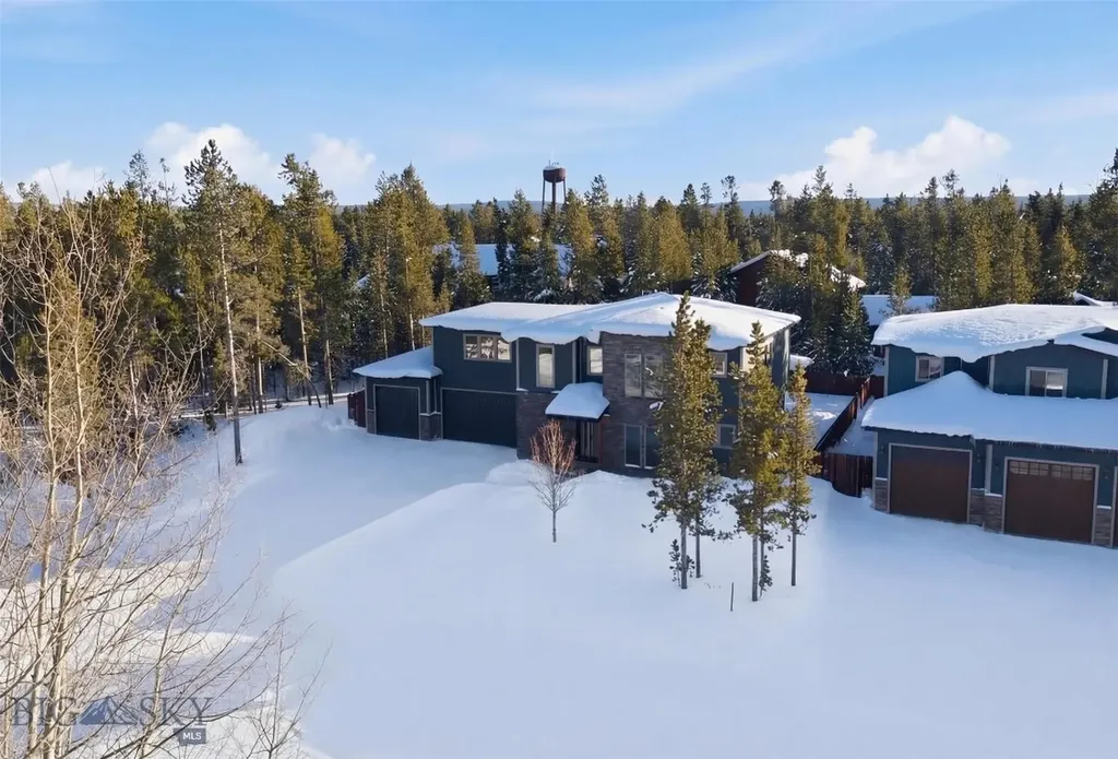528 Gallatin Avenue West Yellowstone MT 59758