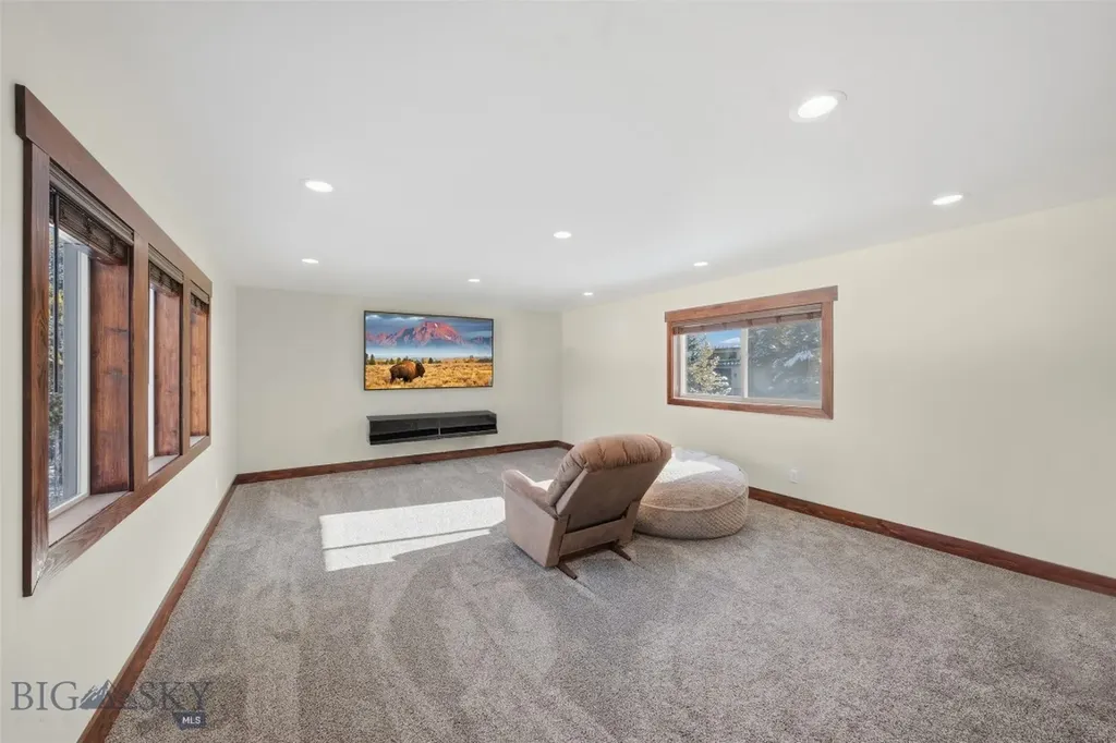 528 Gallatin Avenue West Yellowstone MT 59758