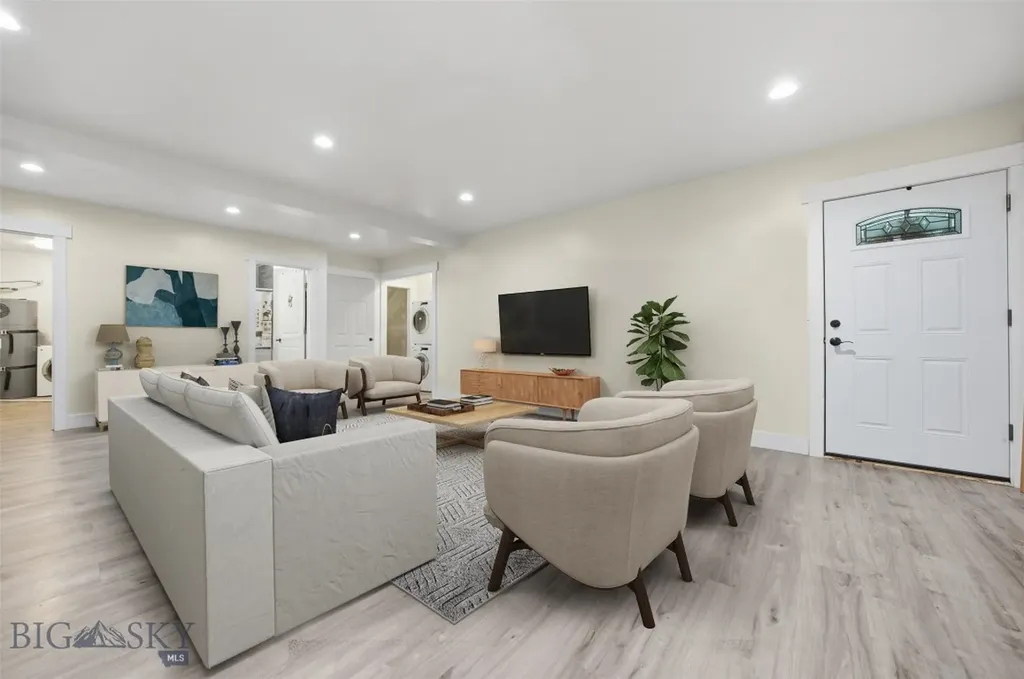 528 Gallatin Avenue West Yellowstone MT 59758