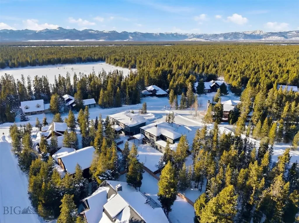 528 Gallatin Avenue West Yellowstone MT 59758