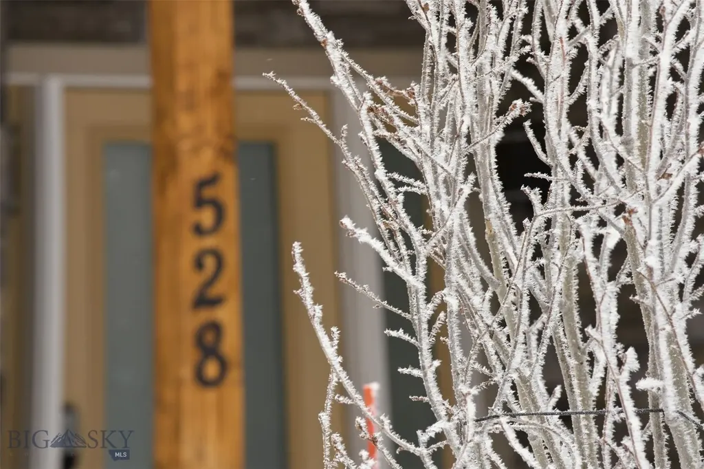 528 Gallatin Avenue West Yellowstone MT 59758